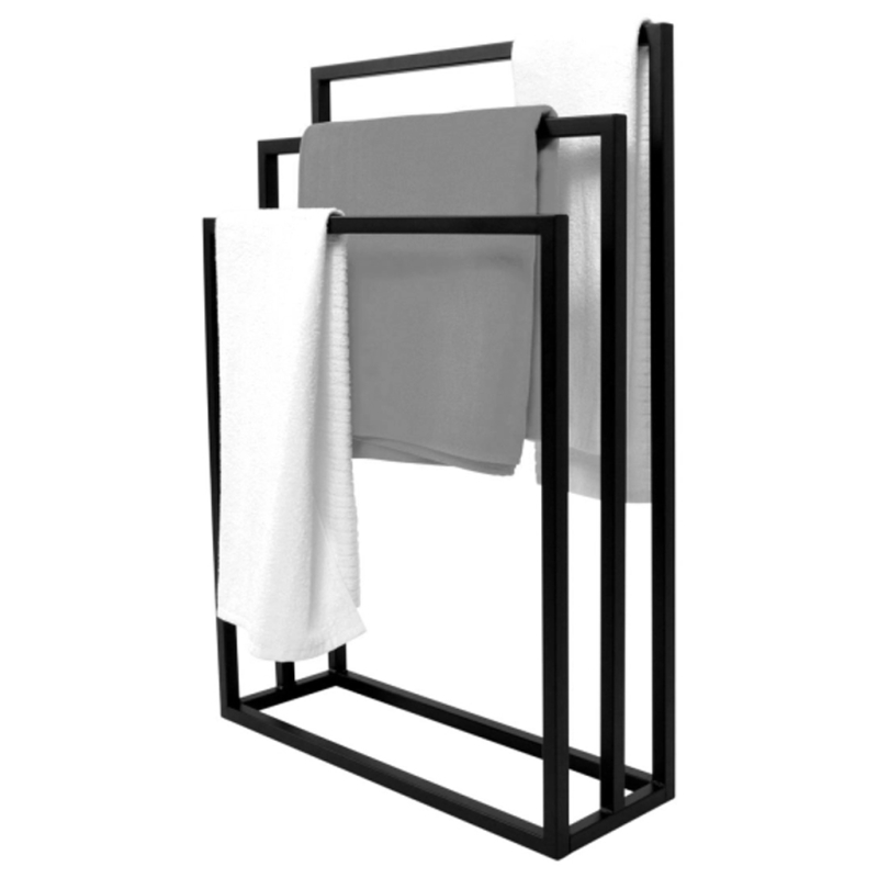 Funkcjonalny, potrójny wieszak Casia III. Stabilna, metalowa konstrukcja w kolorze czarnym. Trzy ramiona pozwalają na wygodne za