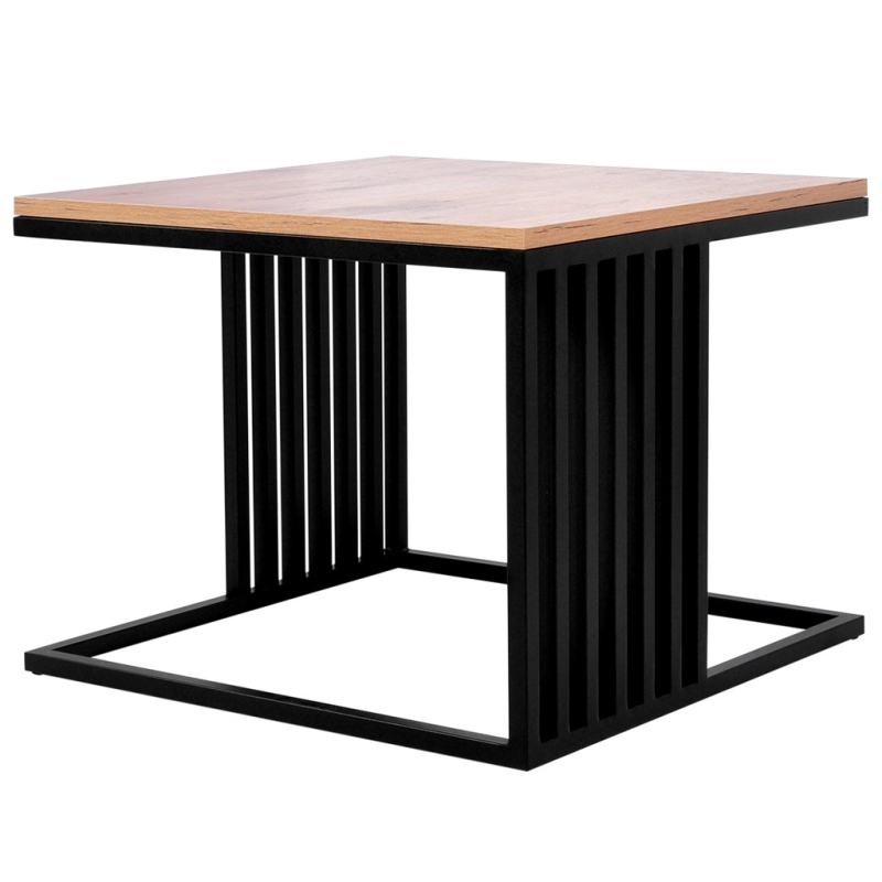 Verto II to minimalistyczny, ca³kowicie metalowy stolik, który wyró¿nia siê geometryczn¹, a¿urow¹ form¹. Idealny jako stolik kaw